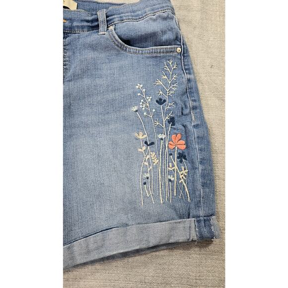 Vintage American Blues Women Sz 6 Embroidered Floral Denim Shorts Spring Summer - Picture 3 of 10